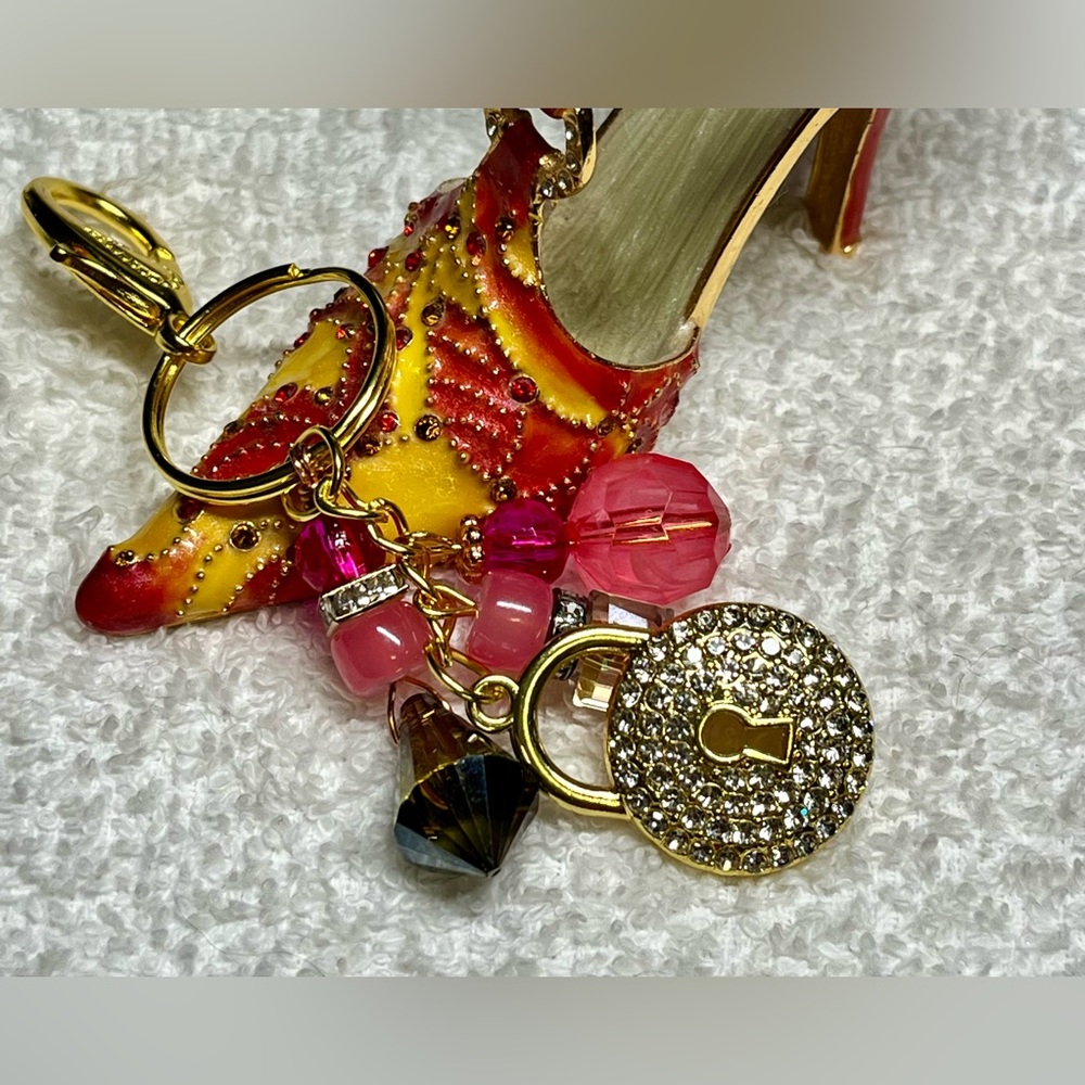 💦🌊beautiful gold and pink with black accents lock keychain purse bling - Picture 5 of 7